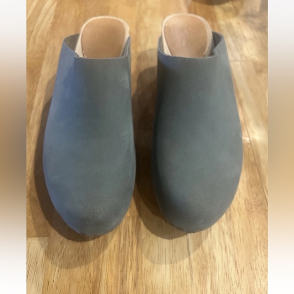 Bryr Clogs Size 37 Sea Green Color - Picture 2 of 6